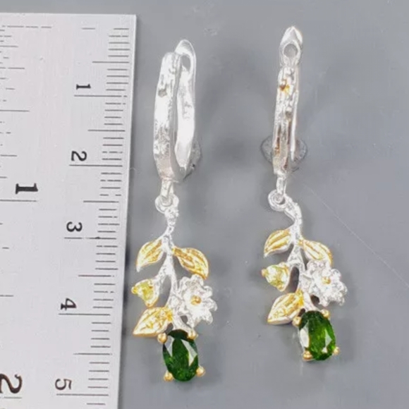 Stunning Chrome Diopside & Peridot sterling floral earrings - Picture 3 of 15